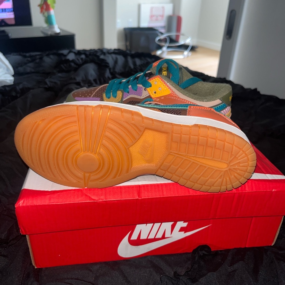 Nike Dunks - Picture 4 of 5